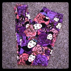 Evil Queen Leggings